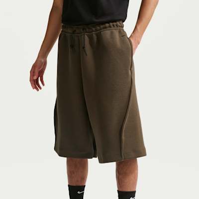 Nike Tech Men's Oversized Fleece Shorts. Nike.com